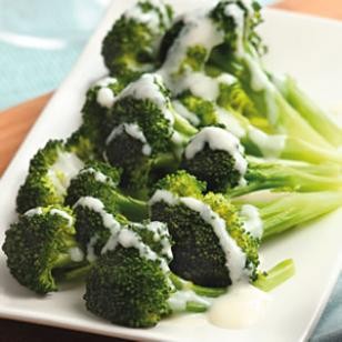 Broccoli with creamy Parmesan sauce
