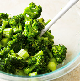 Broccoli with lemon-oregano dressing