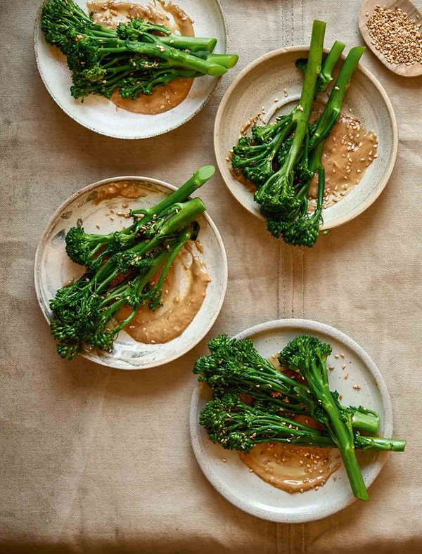 Broccoli with peanut sauce