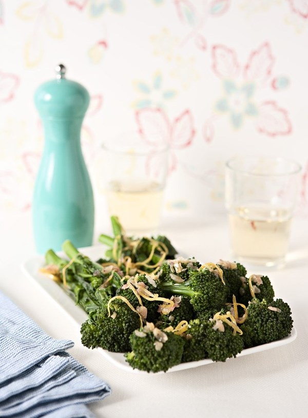 Broccoli with warm lemon dressing