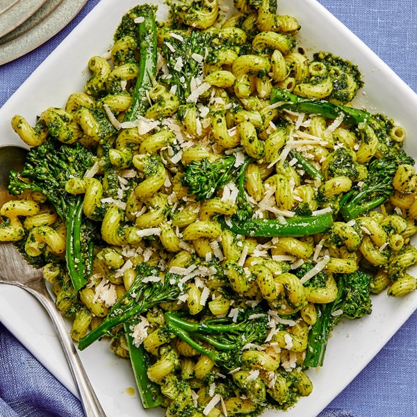 Broccolini and walnut pasta 