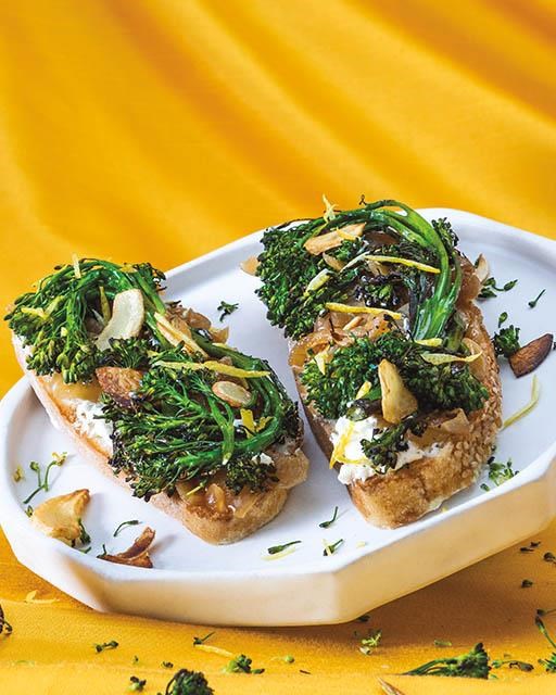 Broccolini tartine