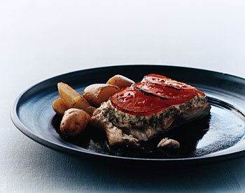 Broiled bluefish with tomato and herbs