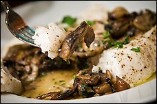 Broiled halibut with mushrooms