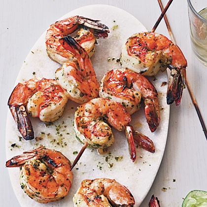 Broiled herb-marinated shrimp skewers