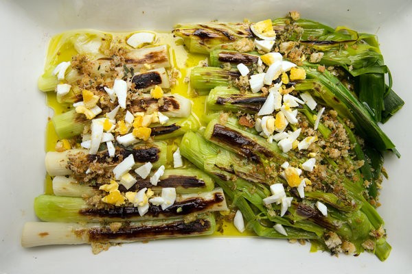 Broiled leeks vinaigrette