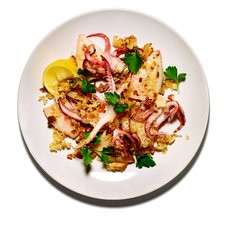 Broiled squid with bread crumbs and Parmesan