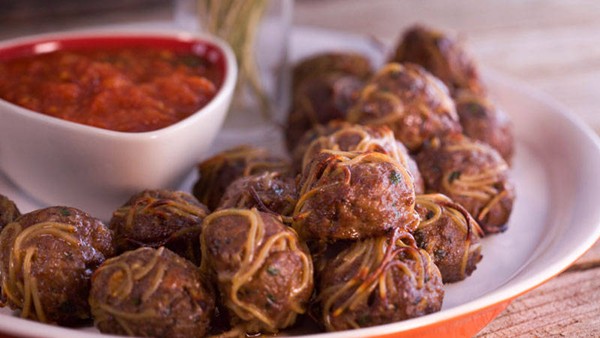 Broken spaghetti meatballs