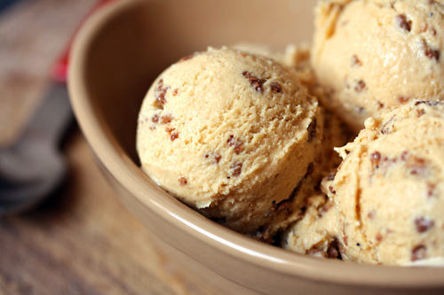 Brown bread ice cream