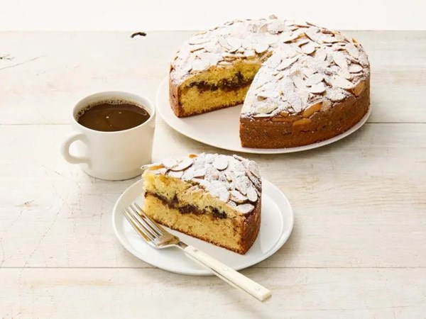Brown butter-almond cake with chocolate filling