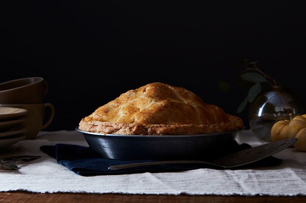 Brown butter and cheddar apple pie 