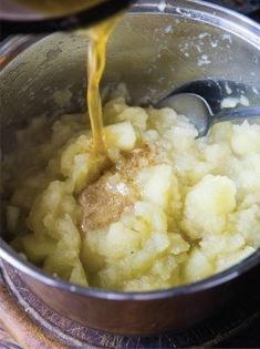 Brown butter applesauce with cider (Mus jabłkowy z cydrem i palonym masłem)
