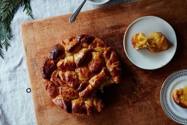Brown butter butternut rolls