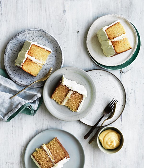 Brown butter cake with lemon curd and white chocolate cream