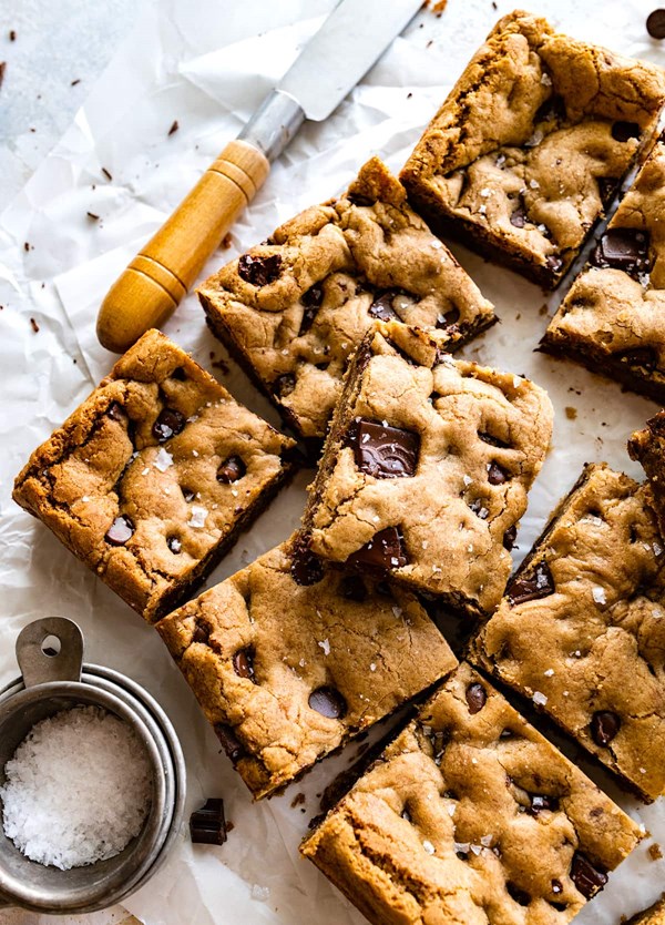 Brown butter chocolate chip cookie bars