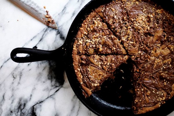 Brown butter Nutella skillet cookie