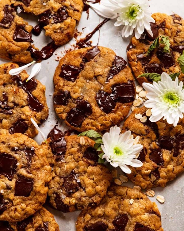 Brown butter oatmeal choc chip cookies