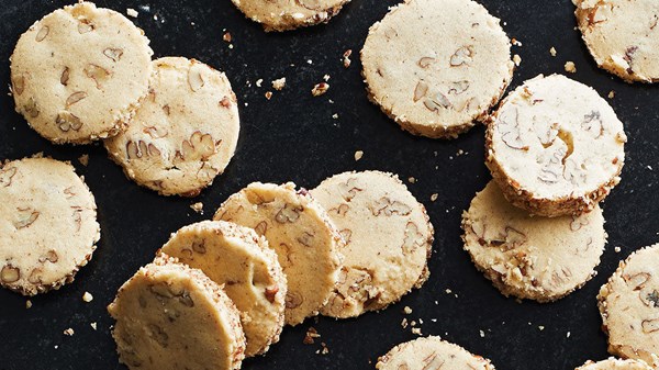Brown butter-pecan shortbread cookies