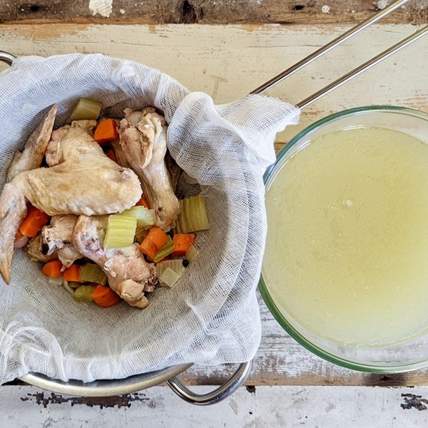 Brown chicken stock