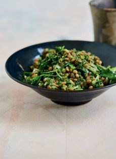 Brown lentil, spinach and coconut hotpot