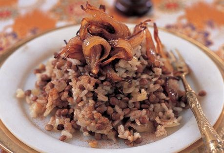 Brown lentils and rice with onions