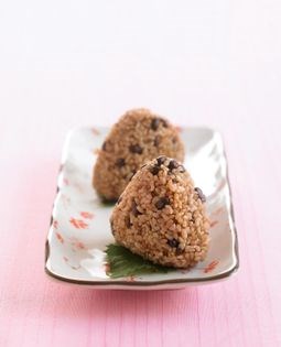 Brown rice and red bean onigiri