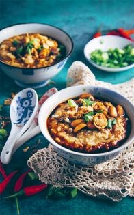 Brown rice congee with stewed peanuts