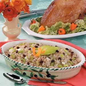 Brown rice 'n' apple stuffed turkey