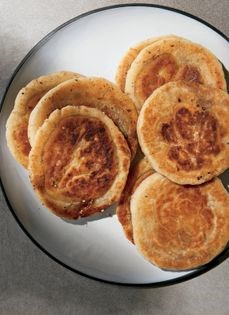 Brown sugar filled dessert pancakes (Hotteok)