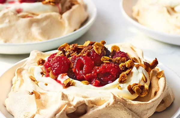 Brown sugar meringues with raspberries & spiced oats