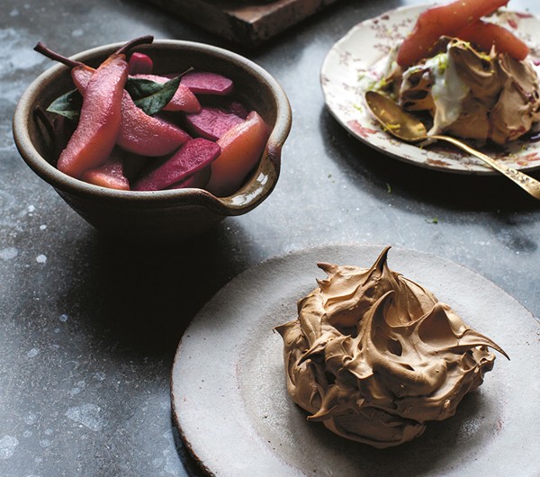 Brown sugar meringues with sticky apples and pears