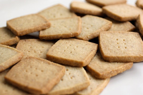 Brown sugar-pecan shortbread cookies