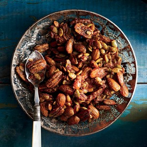 Brown sugar-spiced nut mix