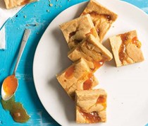 Browned butter apricot blondies [apricot jam]