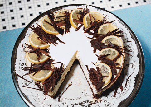 Brownie-bottom lemon cheesecake