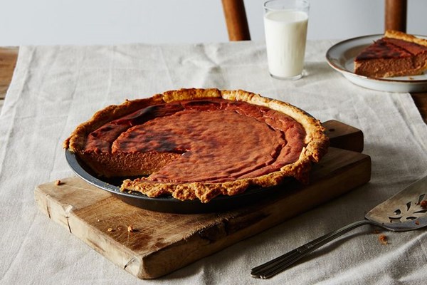 Brûléed apple butter pie