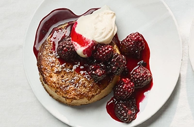 Brûléed crumpets with blackberries & cream