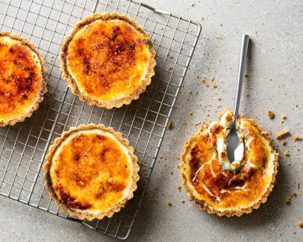Brûléed Key lime pies