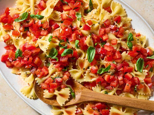Bruschetta pasta salad 