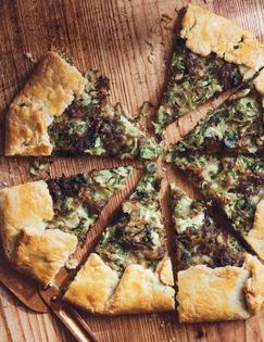 Brussels sprouts, caramelized shallot & Taleggio galette