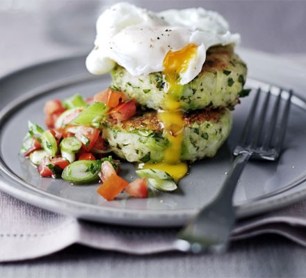 Bubble and squeak cakes with tomato salsa