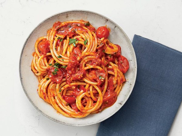 Bucatini arrabbiata 