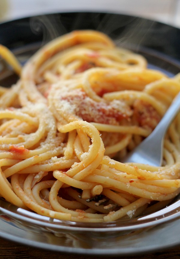 Bucatini with butter-roasted tomato sauce