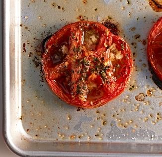 Bucatini with oven-baked tomatoes (Bucatini coi pomodori al forno)