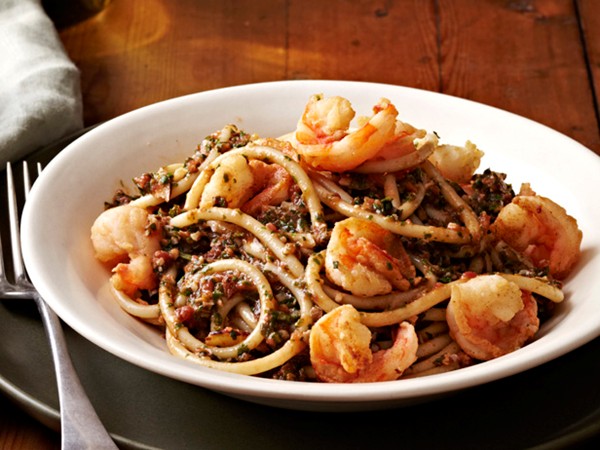 Bucatini with pesto and shrimp