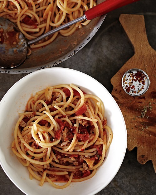 Bucatini with red clam sauce and hot pepper