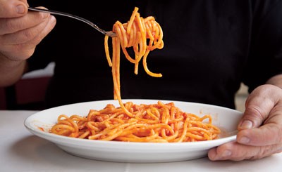 Bucatini with spicy tomato sauce (Bucatini all’Amatriciana) 