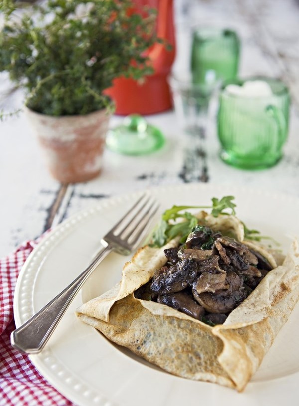 Buckwheat galettes with bacon and mushrooms