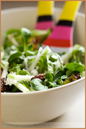 Buckwheat herb galettes and its mixed salad (Galette de sarrasin aux herbes et sa salade)