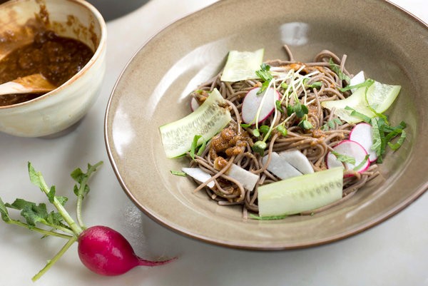 Buckwheat noodles with ginger and miso